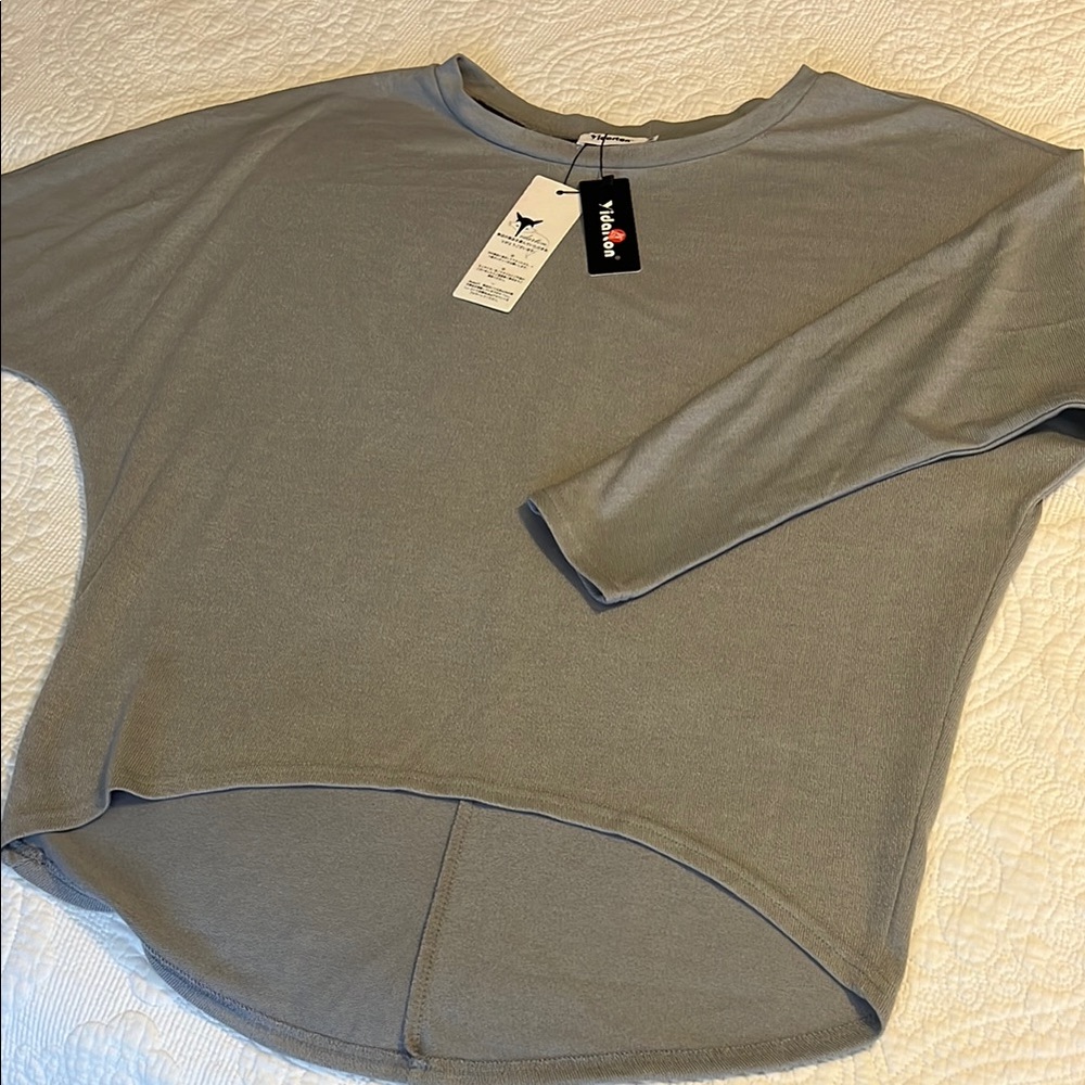 Women's Gray Top